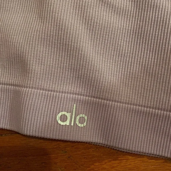 NWT ALO yoga sold out sports bra - Picture 4 of 5